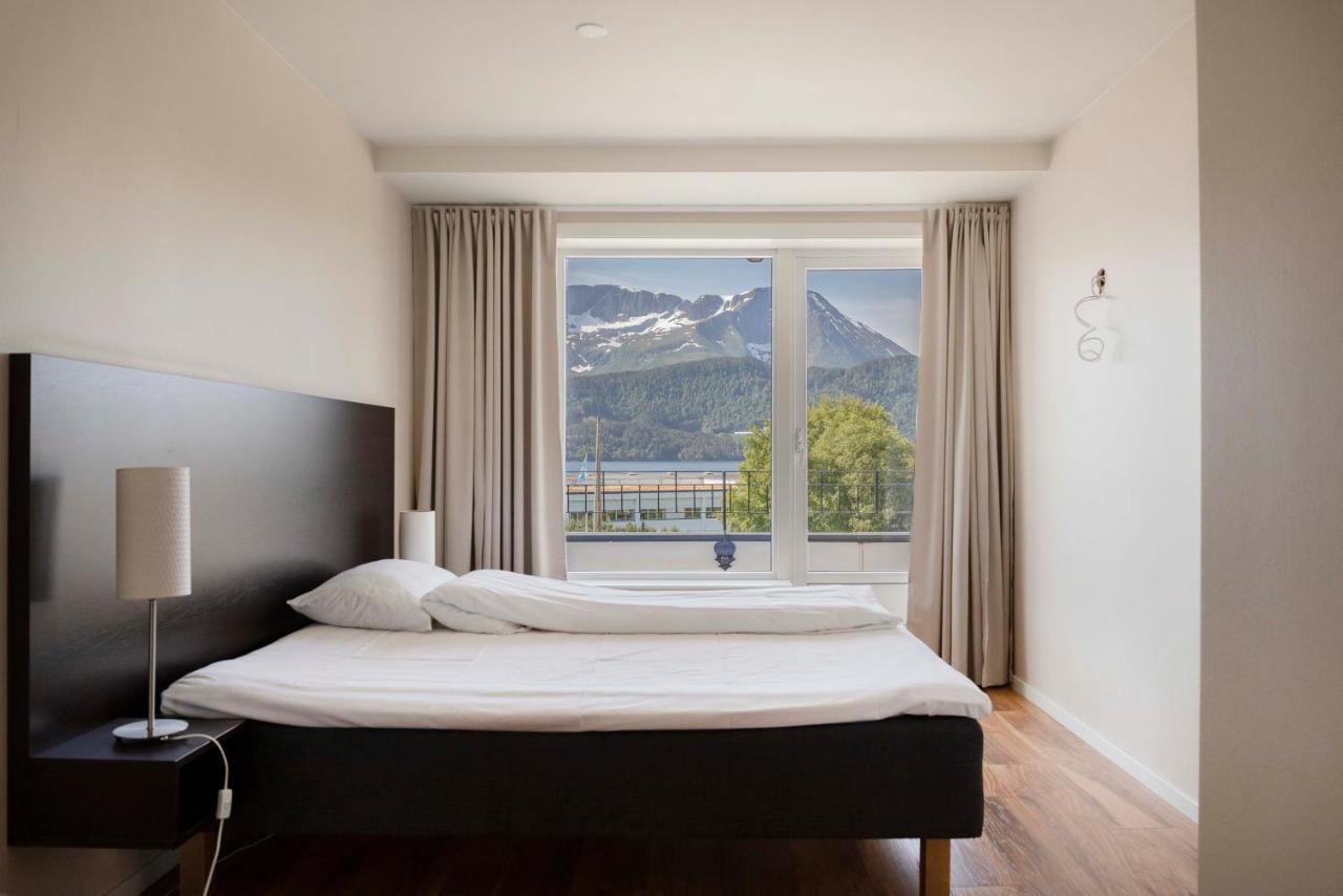 Aursnes Hotell Sykkylven Екстериор снимка