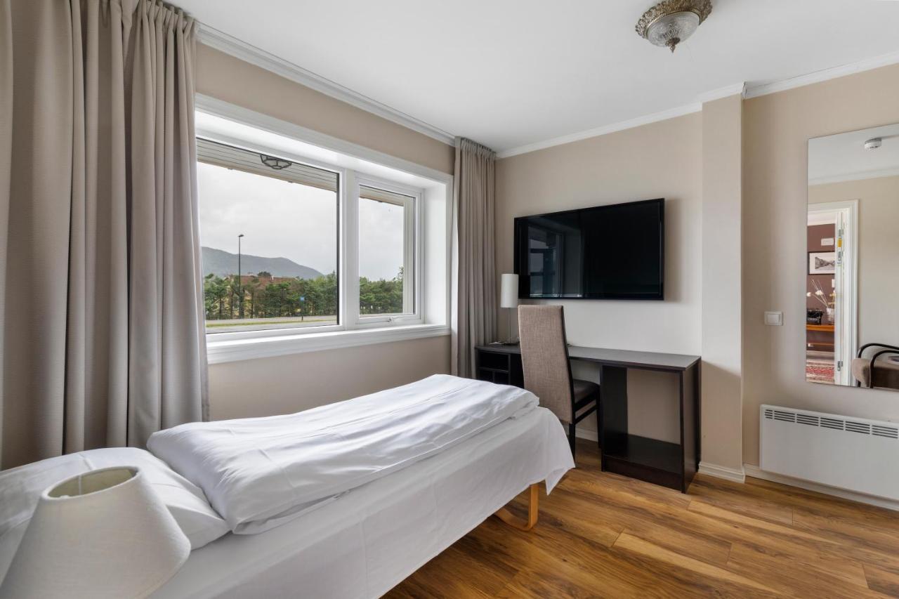 Aursnes Hotell Sykkylven Екстериор снимка