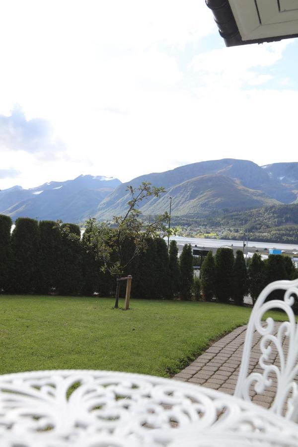 Aursnes Hotell Sykkylven Екстериор снимка